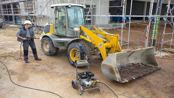 Cleaning Construction Equipment Quickly and Easily