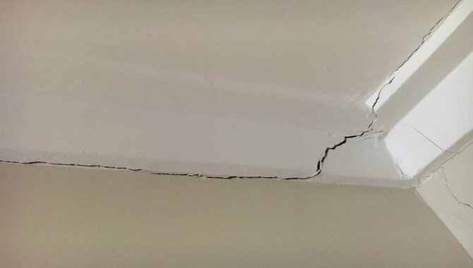 Common Household Ceiling Cracks