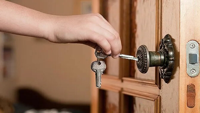 Factors to Consider While Choosing Lubricant for Door Locks