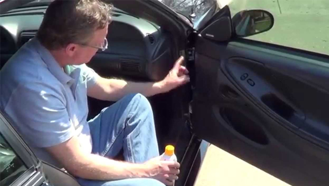 How To Fix Squeaky Car Door – A Definite Guide