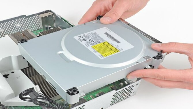 Replacing The Disc Drive