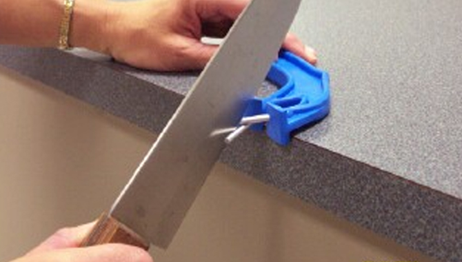 Step 1 Using Putting Knife