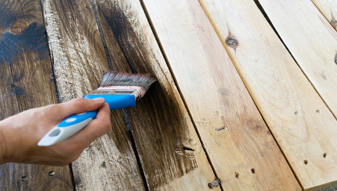 Benefits Of Deck Stain Vs. Paint