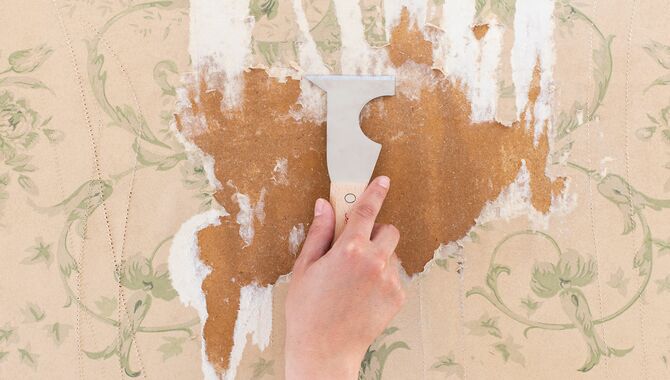 How To Remove An Underlayer From Wallpaper With A Solvent 