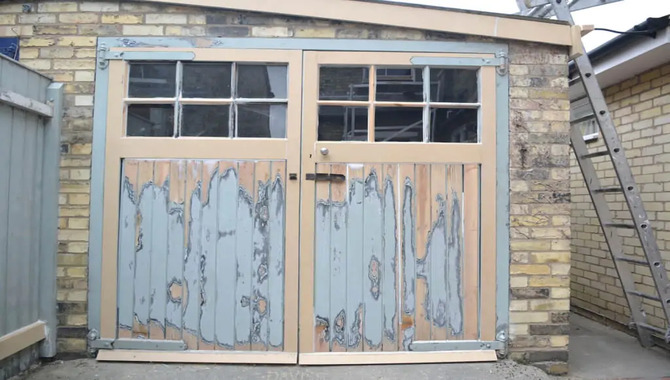 Preparing Your Wooden Garage Door For Painting