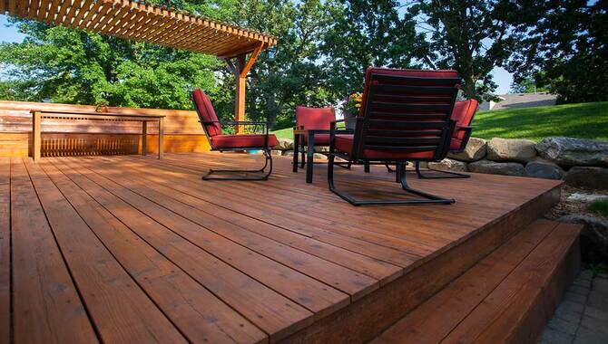 Staining Your Deck: The Pros