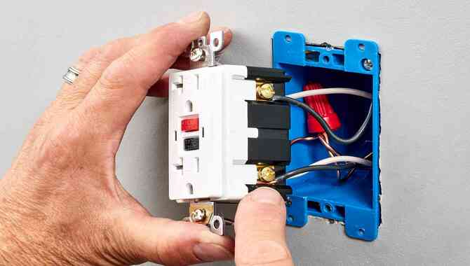 When To Replace An Outlet Receptacle