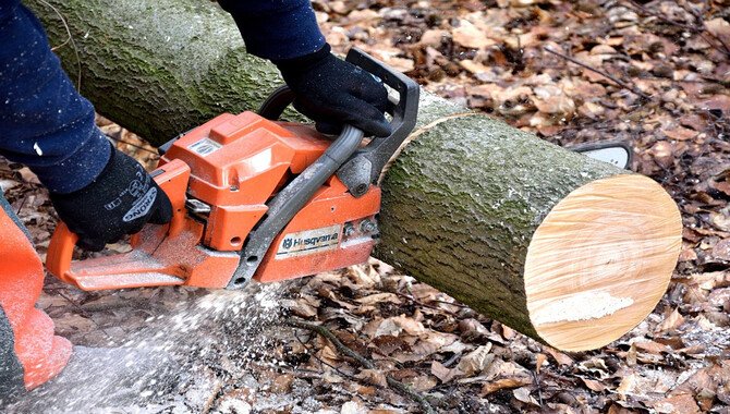 General Safety Tips When Using A Chainsaw