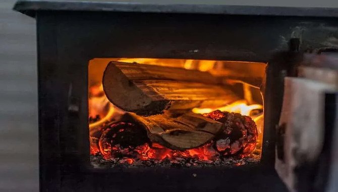 Tips For Mitigating The Effects Of A Downdraft In A Wood Stove