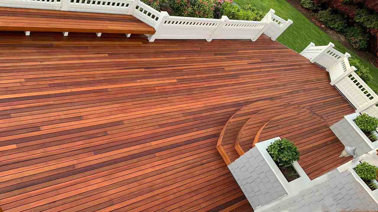 10 Best Sealers For Redwood Fence & Deck [2024 Review]