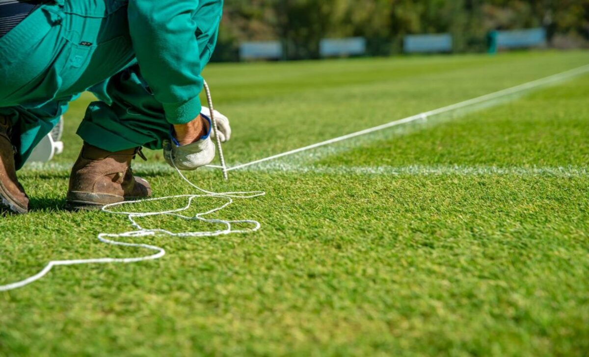 How To Paint Artificial Turf - The Ultimate Guide