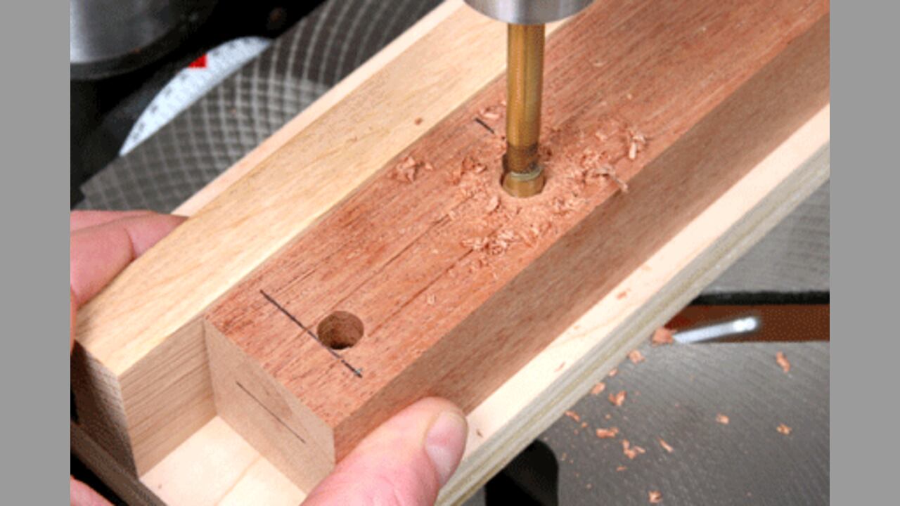 Best Way To Cut A Slot In Wood Easily
