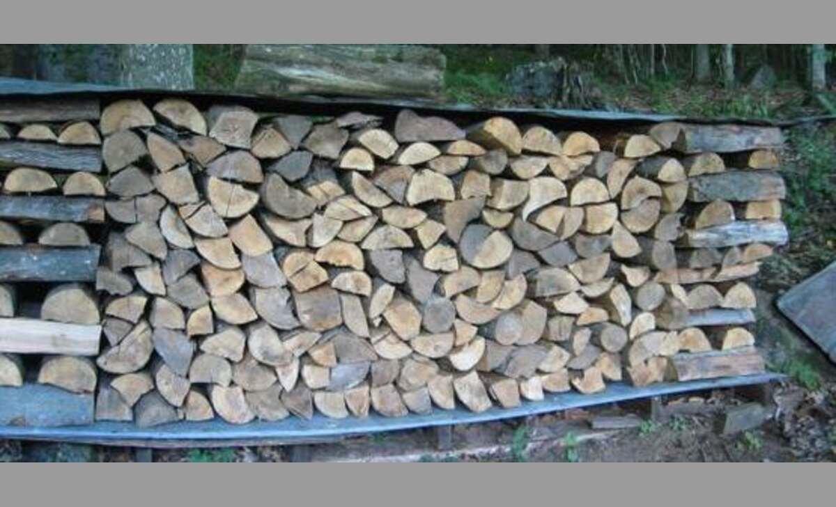 The Best Place To Dry Fresh-Cut Firewood Is Outside