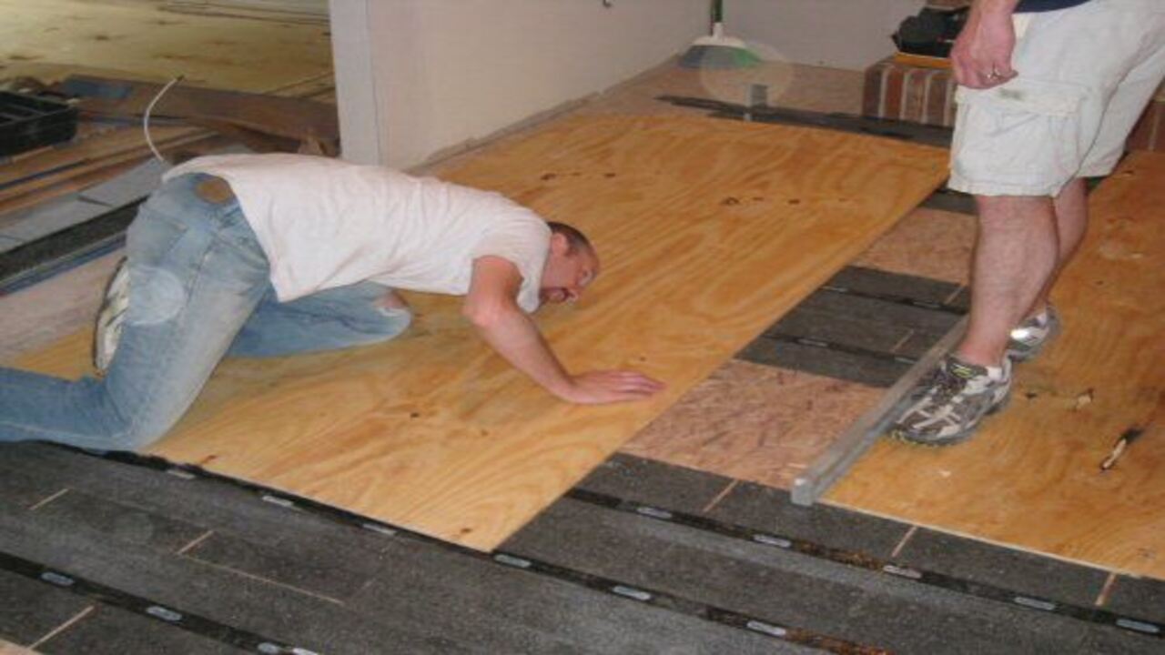 Use Plywood As A Leveling Surface